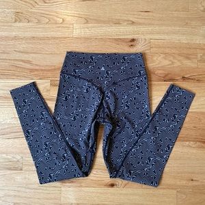 Balance Storm Leggings